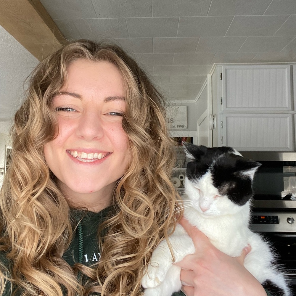 Meet your Posher, Kelly